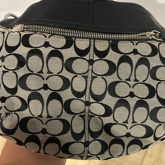 Coach leather purse - Picture 4 of 4